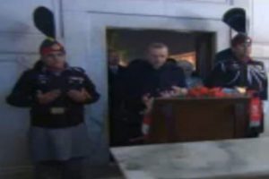 Erdoğan, Muhammed İkbal'in kabrini ziyaret etti