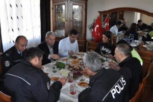 155'ten yemek daveti