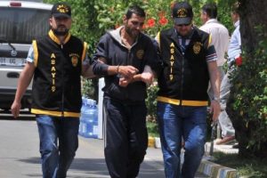 Sen misin namussuz diyen?