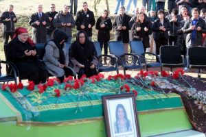 &Ouml;ğretmen anne: "Kızımı mezun edemedim"