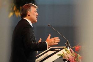 Cumhurbaşkanı'ndan Ahmet Kaya'ya &ouml;vg&uuml;
