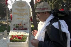 Başbakan'a destek i&ccedil;in Ankara'ya y&uuml;r&uuml;yor