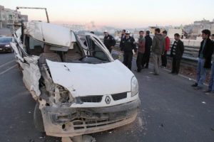 TIR &ccedil;arptı ara&ccedil; hurdaya d&ouml;nd&uuml;