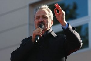 Zafer &Ccedil;ağlayan istifa etti