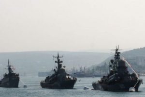 Rus donanma gemileri eşlik edecek
