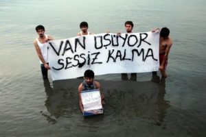 "Van &uuml;ş&uuml;yor, yardım et"