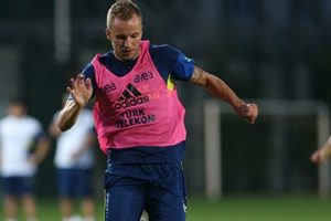 Kadlec'den ayrılık a&ccedil;ıklaması!