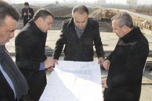Karadere K&ouml;pr&uuml;s&uuml; inşaatı s&uuml;r&uuml;yor