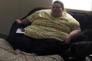 23 yaşında 305 kilo