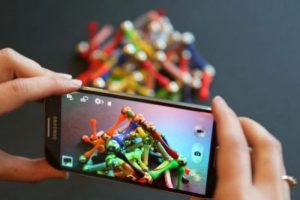 Galaxy S4'&uuml;n korkutan g&uuml;venlik a&ccedil;ığı