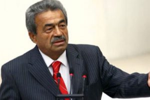 "Bana k&uuml;f&uuml;rbaz denmesine &uuml;z&uuml;l&uuml;yorum"