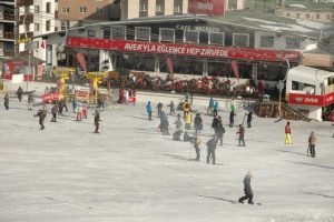 Uludağ'da eğlence mekanı yetersiz mi?- &Ouml;ZEL HABER