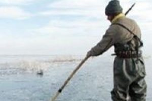 Donan Suğla G&ouml;l&uuml;'n&uuml;n balık&ccedil;ıları zorda
