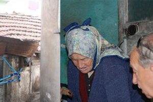 Cesedini fareler kemirdi