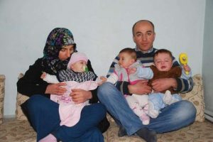 &Uuml;&ccedil;&uuml;z bebeklerin yardıma ihtiyacı var