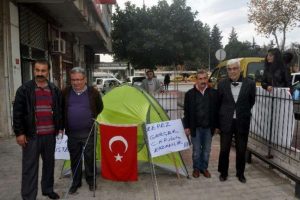 Adaya kızan CHP'lilerden a&ccedil;lık grevi
