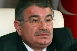 İdris Naim Şahin istifa etti