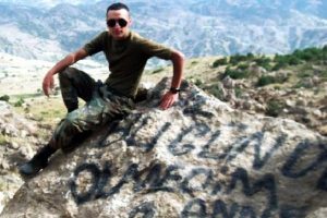 Fırtınada denize d&uuml;şen balık&ccedil;ı bulunamadı
