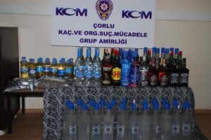 Ka&ccedil;ak i&ccedil;kiler polis engeline takıldı