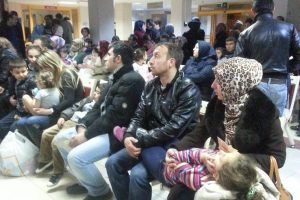 Bursa'da hastaneler &ccedil;ocuk hastalarla dolup taşıyor