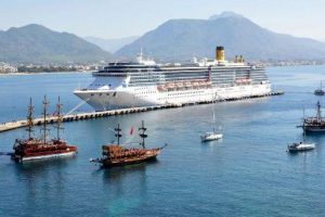 Antalya'ya denizden para yağdı