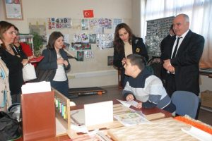 Otistik &ccedil;ocukların yeni yıl sevinci