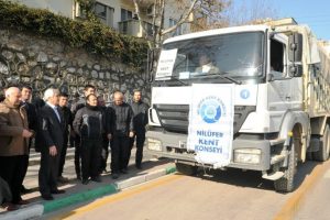 Nil&uuml;fer'den Van'daki &ccedil;ocuklara yeni yıl hediyesi