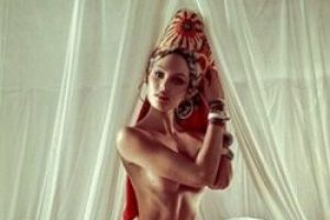 Candice Swanepoel'den &ccedil;ırıl&ccedil;ıplak poz