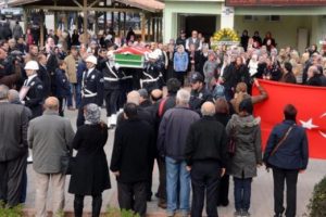 Oğlunun intihar ettiğini cenazesinde &ouml;ğrendi