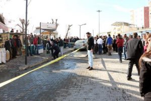 Kızına tecav&uuml;z edeni sokak ortasında &ouml;ld&uuml;rd&uuml;