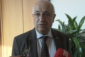 &Ccedil;i&ccedil;ek'ten 'operasyon' a&ccedil;ıklaması