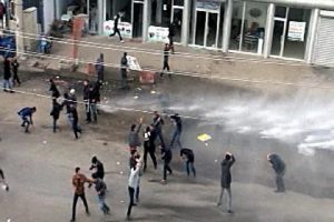 Cizre'de olaylı elektrik protestosu