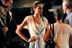 Angelina bir deri bir kemik...