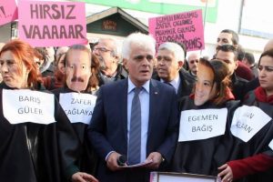 Y&uuml;zyılın skandalı!