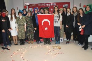 Nil&uuml;fer eğitim kurumları vatan şairini şiirleriyle andı