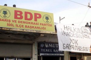BDP'liler belediye binasına saldırdı