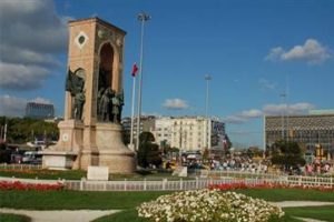 Taksim'de geniş g&uuml;venlik &ouml;nlemi