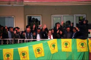 "&Ccedil;aldıkları parayı dağıtsalar..."