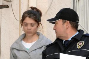 15 yaşındaki kız devlete sığındı