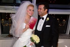 Seda &Uuml;ren evlendi!