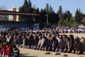 Adanalılar yağmur duasına &ccedil;ıktı