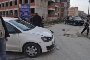 Bursa'da cip ile otomobil &ccedil;arpıştı!...