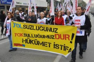 Halay &ccedil;ekip h&uuml;k&uuml;meti istifaya &ccedil;ağırdılar