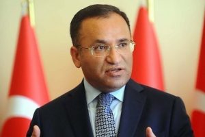 Haberler k&uuml;lliyen yalan ve ger&ccedil;ek dışıdır