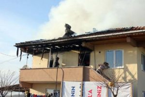 4 yaşındaki &ccedil;ocuk yangında can verdi