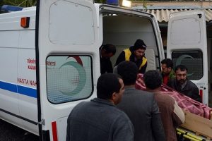 Servis aracı su kanalına u&ccedil;tu: 3 &ouml;l&uuml;, 15 yaralı