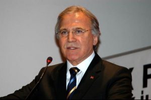 "Hocam artık T&uuml;rkiye'ye d&ouml;n&uuml;n l&uuml;tfen"