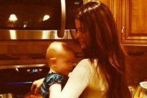 Bakıcı abla Selena Gomez