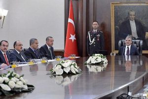 Ger&ccedil;ek &ccedil;atlak devletin zirvesinde