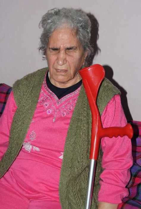 G&ouml;rme engelli kadının maaş &ccedil;ilesi